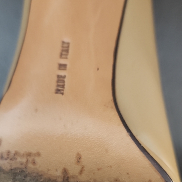 Salvatore Ferragamo Beige Leather Pointed-Toe Pumps - Picture 8 of 11
